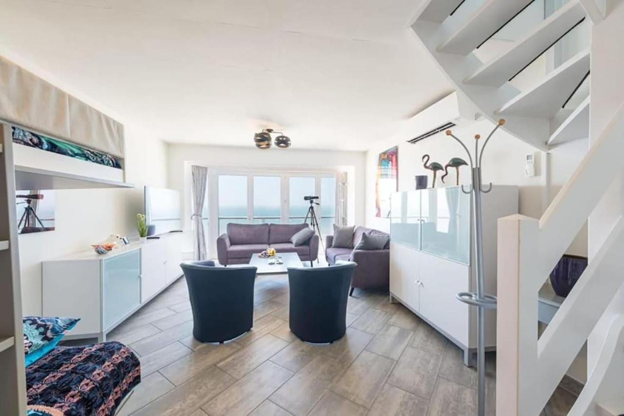 Fraval - Beachfront Apartment With Sea Views In Middelkerke Exterior photo